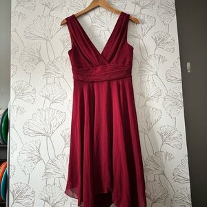 Elegant Red Sleeveless Dress
